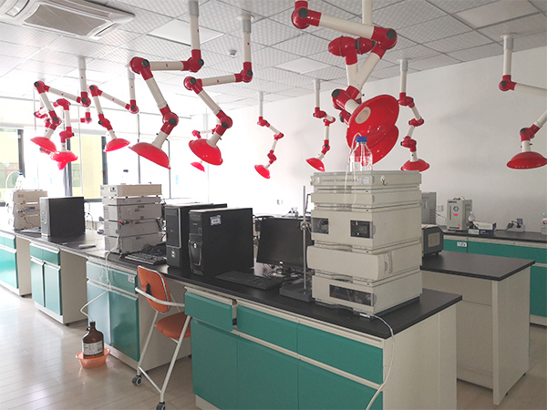 實(shí)驗(yàn)室萬向排氣罩PP三節(jié)可調(diào)化驗(yàn)室 實(shí)驗(yàn)室抽氣罩